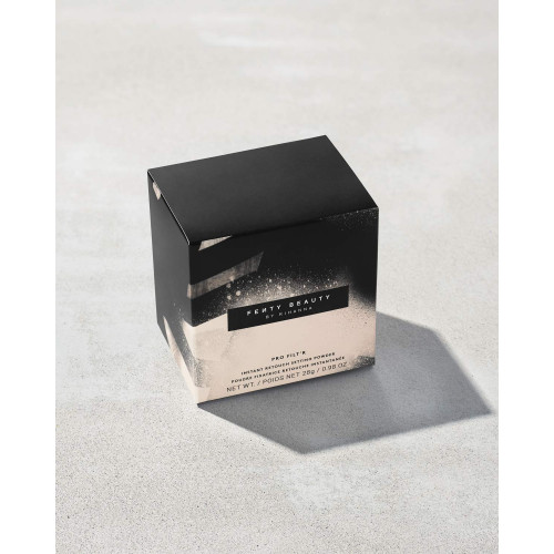 FENTY BEAUTY BUTTER POUDRE FIXATRICE NUMERO 02 FENTY BEAUTY BUTTER POUDRE FIXATRICE NUMERO 02