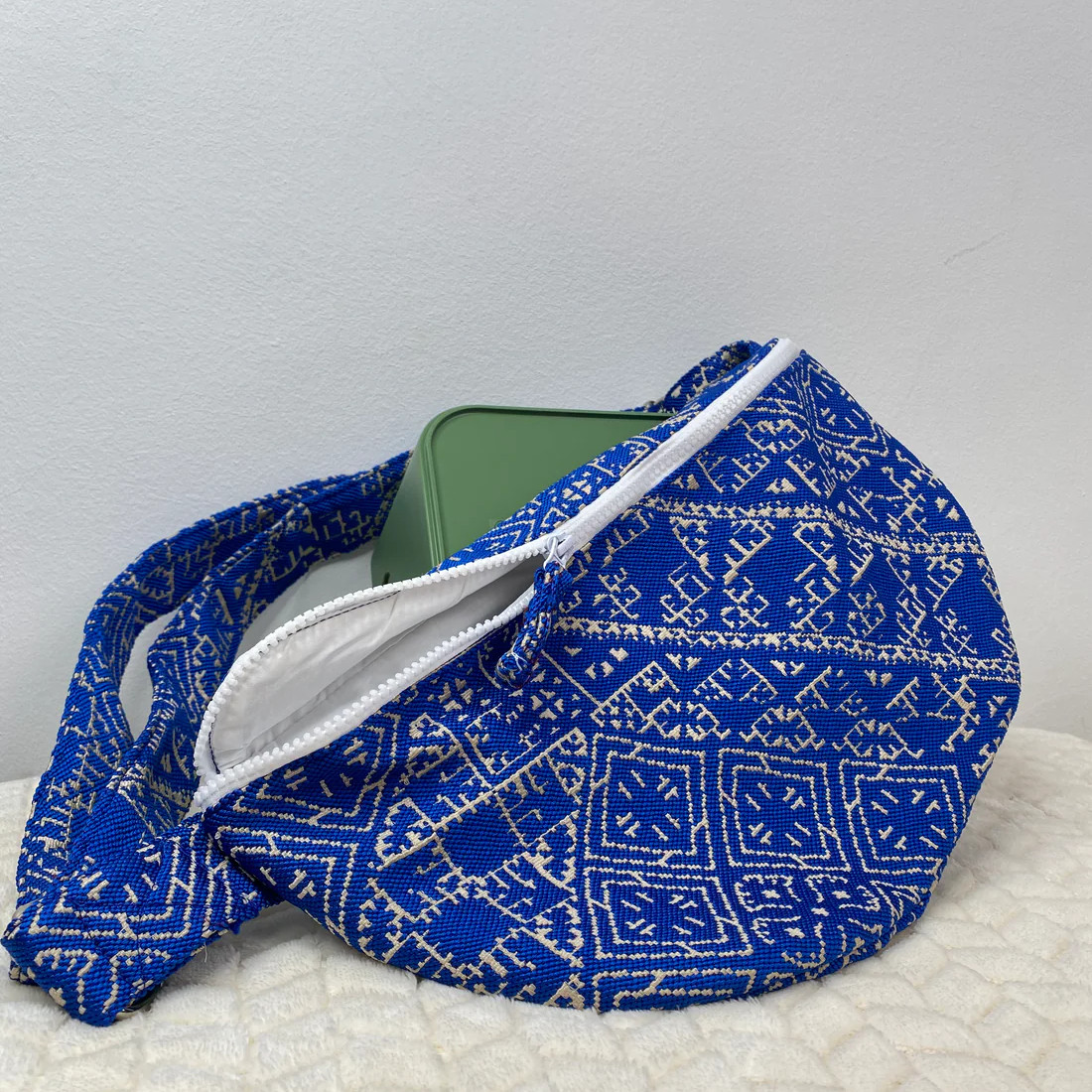 Banane - Pointe de croix - Bleu