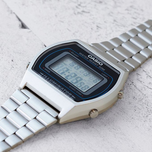 Casio – Vintage collection – Alarme multiple – Bracelet en acier inoxydable – B640WD-1AVDF Casio – Vintage collection – Alarme multiple – Bracelet en acier inoxydable – B640WD-1AVDF