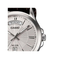 Casio – Homme cadran argenté – Dateur jours/mois – Bracelet cuir marron – MTP-1381L-7AVDF