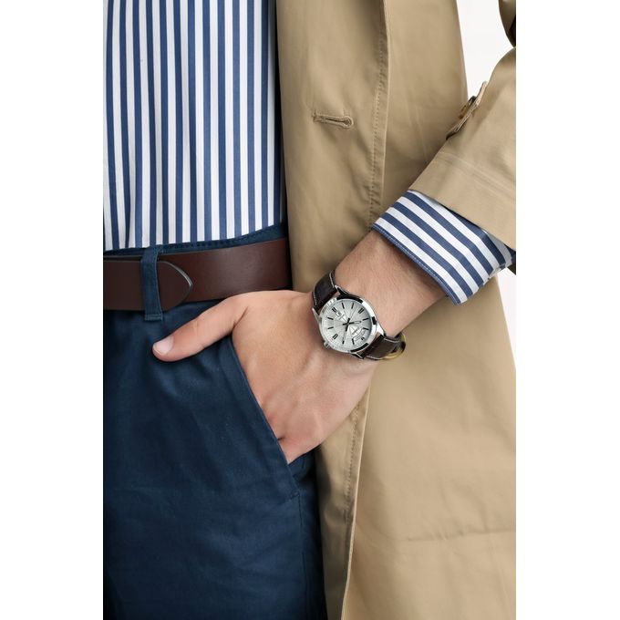 Casio – Homme cadran argenté – Dateur jours/mois – Bracelet cuir marron – MTP-1381L-7AVDF