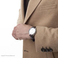 Casio – Homme cadran argenté – Dateur jours/mois – Bracelet cuir marron – MTP-1381L-7AVDF