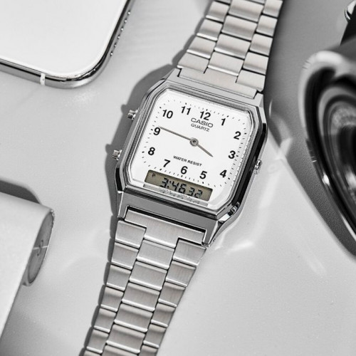 Casio – Design classique pour Homme · Double montre – AQ-230A-7B Casio – Design classique pour Homme · Double montre – AQ-230A-7B