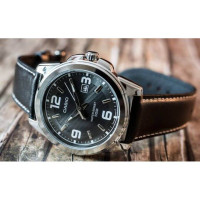 Casio – Montre pour Homme à mouvement Quartz – Bracelet en cuir noir – MTP-1314L-8A