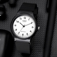 Casio – Montre classique Quartz analogique cadran blanc – MQ-24-7BLDF