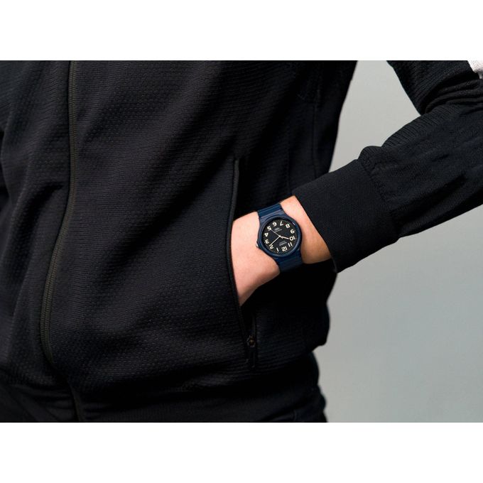 Casio – Bleu – Cadran noir – Classique en silicone – Étanche « Unisexe » – MQ-24UC-2BDF