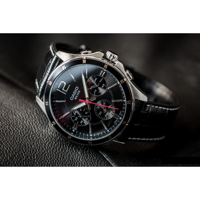 Casio – Bracelet cuir noir couture blanche – Cadran noir – MTP-1374L-1A