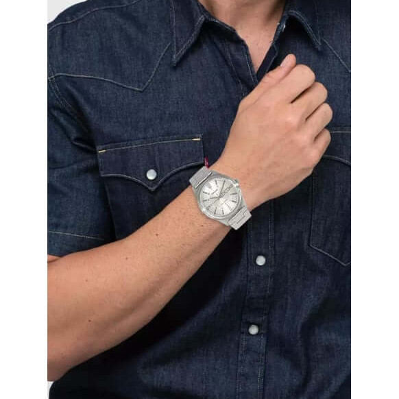 Casio – Affichage date et jour – Cadran blanc métallique – Index en traits – MTP-V006D-7C