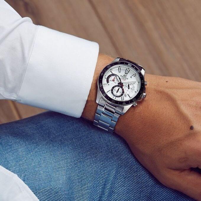 Casio – Collection Edifice pour Homme – Cadran blanc – Chronographe – EFV-570D-7AV