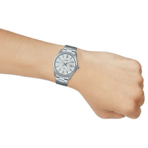 Casio – Cadran blanc avec dateur – Bracelet en acier inoxydable – MTP-VD03D-7AUDF Casio – Cadran blanc avec dateur – Bracelet en acier inoxydable – MTP-VD03D-7AUDF