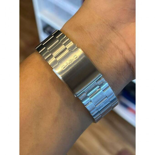 Casio – Cadran blanc avec dateur – Bracelet en acier inoxydable – MTP-VD03D-7AUDF Casio – Cadran blanc avec dateur – Bracelet en acier inoxydable – MTP-VD03D-7AUDF