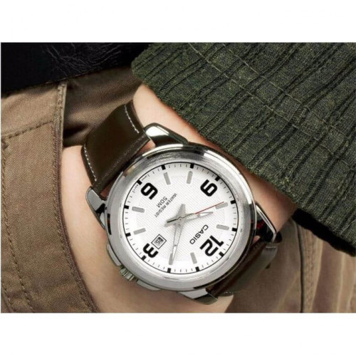 Casio – Montre homme – Bracelet cuir marron – Cadran blanc – MTP-1314L-7A Casio – Montre homme – Bracelet cuir marron – Cadran blanc – MTP-1314L-7A