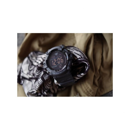 Casio – Digitale – Cadran noir / digits blanc – Étanche à 100 mètres – AE-1500WH-8BVDF Casio – Digitale – Cadran noir / digits blanc – Étanche à 100 mètres – AE-1500WH-8BVDF