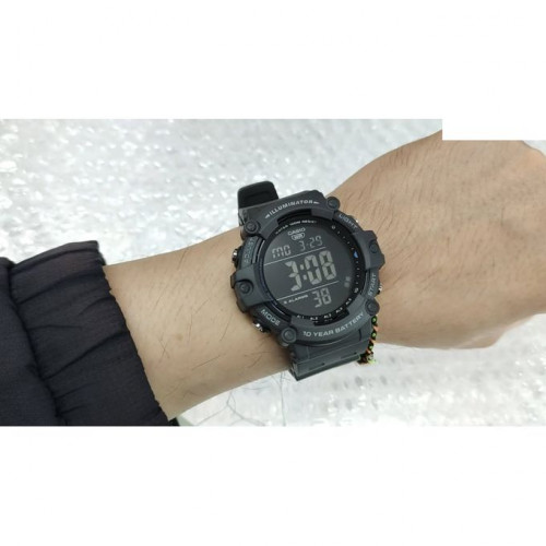 Casio – Digitale – Cadran noir / digits blanc – Étanche à 100 mètres – AE-1500WH-8BVDF Casio – Digitale – Cadran noir / digits blanc – Étanche à 100 mètres – AE-1500WH-8BVDF