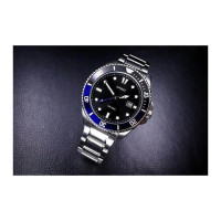 Casio – Sous-marine 200 m pour hommes – Cadran noir, lunette rotative noir/bleu – Tout en acier inoxydable – MDV-107D-1A2V