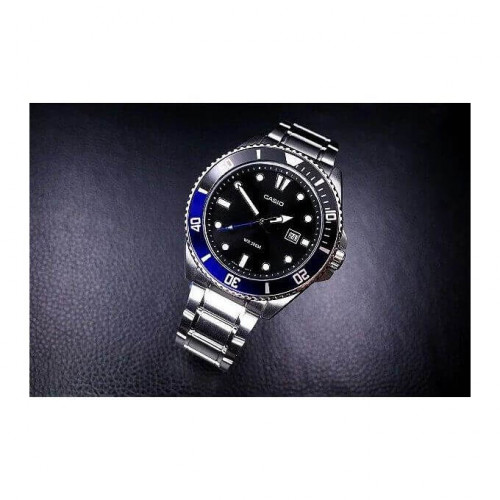 Casio – Sous-marine 200 m pour hommes – Cadran noir, lunette rotative noir/bleu – Tout en acier inoxydable – MDV-107D-1A2V Casio – Sous-marine 200 m pour hommes – Cadran noir, lunette rotative noir/bleu – Tout en acier inoxydable – MDV-107D-1A2V
