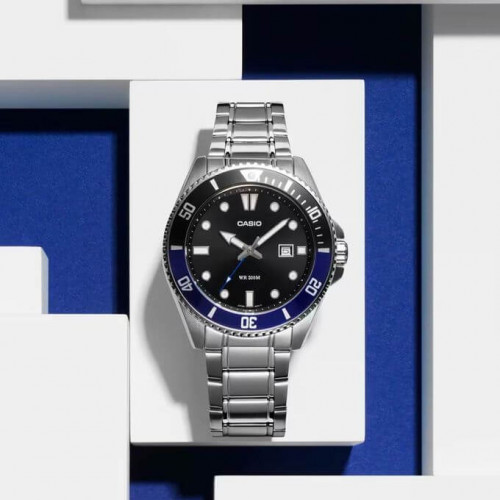 Casio – Sous-marine 200 m pour hommes – Cadran noir, lunette rotative noir/bleu – Tout en acier inoxydable – MDV-107D-1A2V Casio – Sous-marine 200 m pour hommes – Cadran noir, lunette rotative noir/bleu – Tout en acier inoxydable – MDV-107D-1A2V