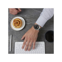 Casio – Montre pour hommes cadran noir – WR 100 mètres – Bracelet en inoxydable – EFV-100D-1AV