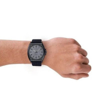 Casio – Montre noir en bracelet nylon – Étanche 50 m – Avec dateur – MTP-E715C-8AVDF