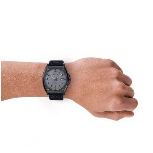 Casio – Montre noir en bracelet nylon – Étanche 50 m – Avec dateur – MTP-E715C-8AVDF Casio – Montre noir en bracelet nylon – Étanche 50 m – Avec dateur – MTP-E715C-8AVDF