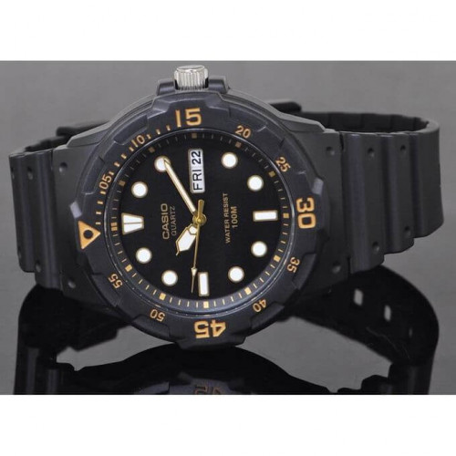 Casio – Bracelet en silicone noir – Avec dateur jour/mois – Étanche 100 m – MRW-200H-1EVDF Casio – Bracelet en silicone noir – Avec dateur jour/mois – Étanche 100 m – MRW-200H-1EVDF