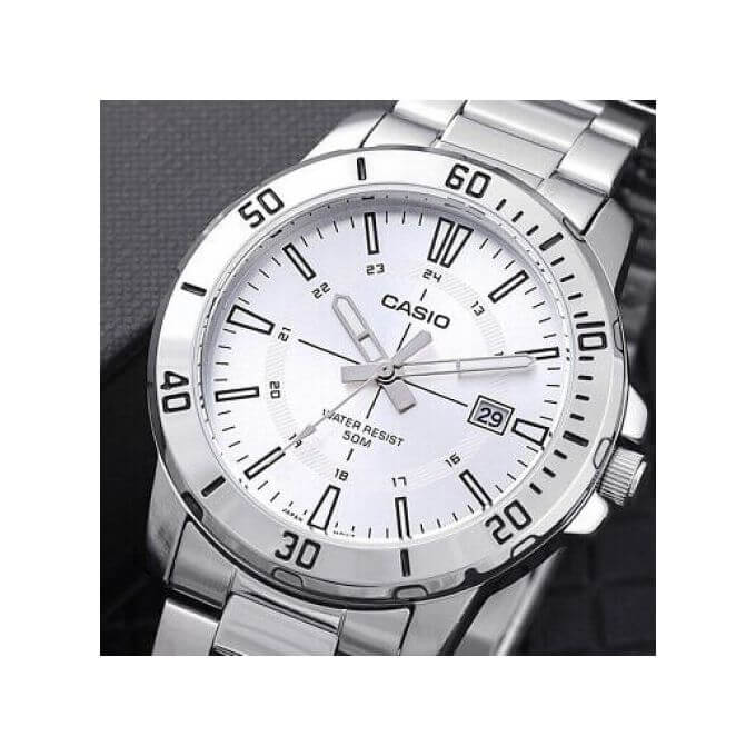 Casio – Tout en acier inoxydable – Diamètre boîtier 45 mm – MTP-VD01D-7CV