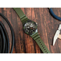 Casio – Vert cadran noir – Diamètre boîtier : 55 mm – Étanche 100 m – MRW-210H-3AVDF