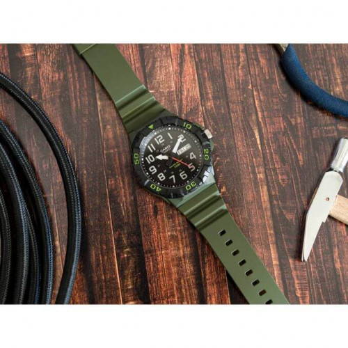 Casio – Vert cadran noir – Diamètre boîtier : 55 mm – Étanche 100 m – MRW-210H-3AVDF Casio – Vert cadran noir – Diamètre boîtier : 55 mm – Étanche 100 m – MRW-210H-3AVDF