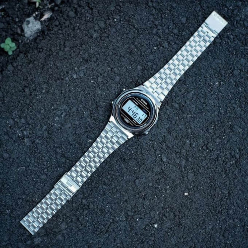 Casio – Numérique – Vintage Collection ronde argentée – Bracelet en acier inoxydable – A171WE-1ADF Casio – Numérique – Vintage Collection ronde argentée – Bracelet en acier inoxydable – A171WE-1ADF