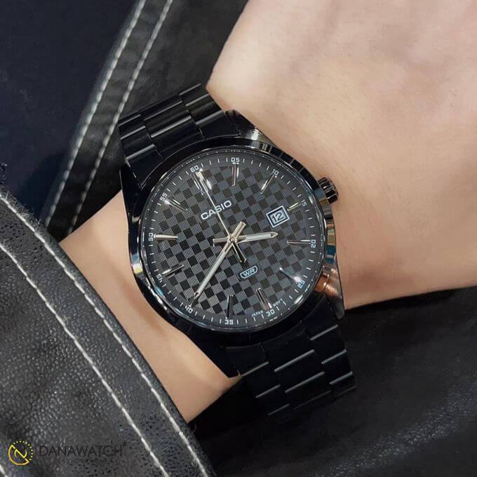 Casio – Noir – Tout en acier inoxydable – Avec dateur – MTP-VD03B-1AUDF