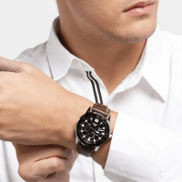 Casio – Homme – Bracelet cuir marron – Cadran noir – MTP-VD300L-1EUDF