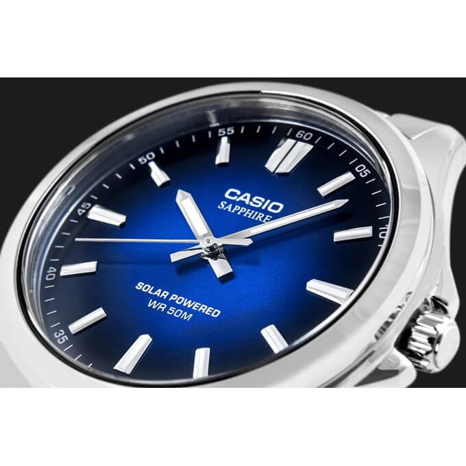 Casio – Montre pour hommes – Solaire & verre saphir inrayable – Fond bleu – Tout en acier inoxydable – MTS-RS100D-2AV