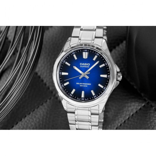 Casio – Montre pour hommes – Solaire & verre saphir inrayable – Fond bleu – Tout en acier inoxydable – MTS-RS100D-2AV Casio – Montre pour hommes – Solaire & verre saphir inrayable – Fond bleu – Tout en acier inoxydable – MTS-RS100D-2AV