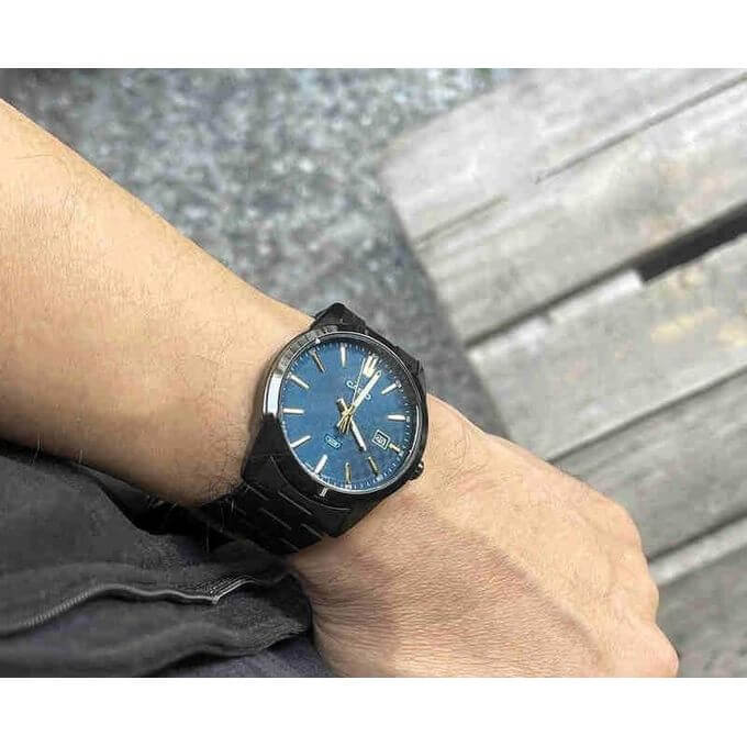 Casio – Noir – Tout en acier inoxydable – Cadran bleu – Avec dateur – MTP-VD03B-2AUDF