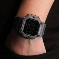 Casio – Montre sport pratique et robuste noir – Autonomie pile 10 ans – Étanche 100 m – AE-1600H-8BV