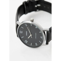 Casio – Montre classique noire avec bracelet en cuir noir pour hommes – Étanche – MTP-VT03L-1B