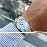 Casio – Style des années 80 – Classique pour hommes – Dateur jours/mois – Tout en acier inoxydable – MTP-B146D-7AV