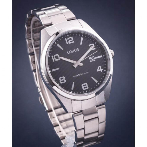 Lorus – Montre classique au fond noir et avec dateur pour hommes – Étanche – RH959GX9 Lorus – Montre classique au fond noir et avec dateur pour hommes – Étanche – RH959GX9