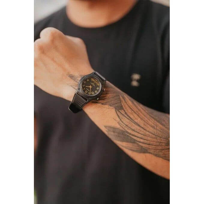 Casio – Double montres numérique/analogique – Étanche jusqu’à 50 m – Bracelet en résine – AW-49H-1BV