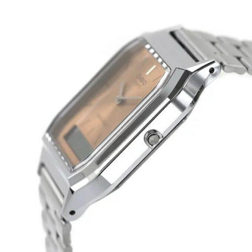 Casio – Montre fond couleur saumon – Double montre numérique/analogique – Bracelet en acier inoxydable – AQ-230A-4AMQY Casio – Montre fond couleur saumon – Double montre numérique/analogique – Bracelet en acier inoxydable – AQ-230A-4AMQY