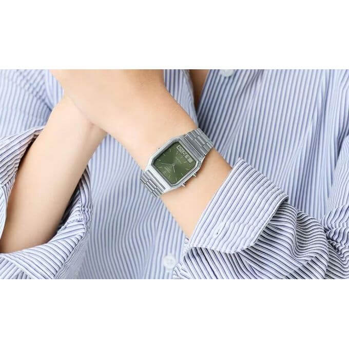 Casio – Vintage Collection double montres – Fond vert & bracelet en acier inoxydable – AQ-230A-3AMQY