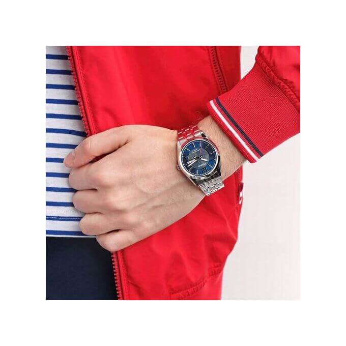 Casio – Au fond bleu texturé avec dateur sur 3h et tout en acier inoxydable pour hommes – MTP-1335D-2AVDF