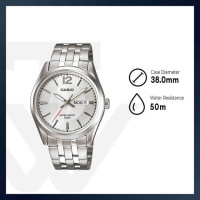 Casio – Modèle classique pour hommes au fond texturé argenté avec dateur sur 3h et étanchéité 50 m – MTP-1335D-7AVDF