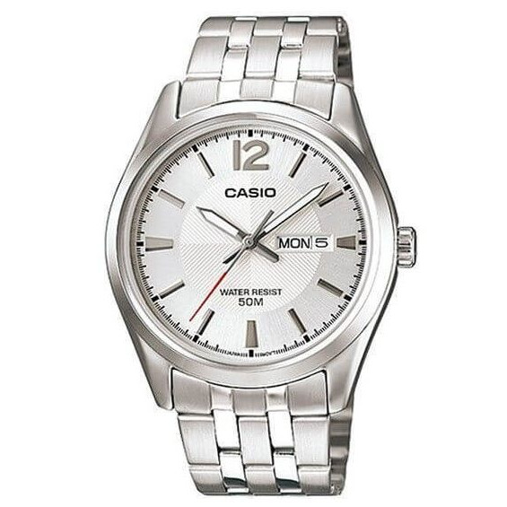 Casio – Modèle classique pour hommes au fond texturé argenté avec dateur sur 3h et étanchéité 50 m – MTP-1335D-7AVDF