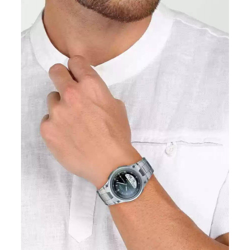 Casio – Double montre en bracelet acier inoxydable pour hommes – Autonomie pile 10 ans – AW-80D-1AV Casio – Double montre en bracelet acier inoxydable pour hommes – Autonomie pile 10 ans – AW-80D-1AV
