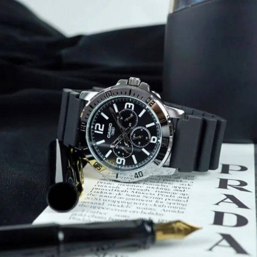 Casio – Montre en bracelet résine noir – Étanche – Argentée cadran noir – MTP-VD300-1B Casio – Montre en bracelet résine noir – Étanche – Argentée cadran noir – MTP-VD300-1B