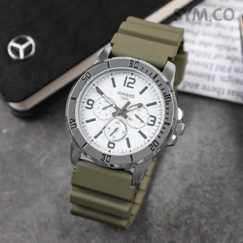 Casio – Montre en bracelet résine vert – Étanche – Argentée cadran blanc – MTP-VD300-3B Casio – Montre en bracelet résine vert – Étanche – Argentée cadran blanc – MTP-VD300-3B