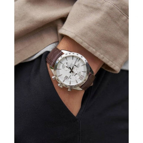 Festina – Chronographe en bracelet cuir marron pour hommes – Avec dateur – Étanche 50 m – F16760/1 Festina – Chronographe en bracelet cuir marron pour hommes – Avec dateur – Étanche 50 m – F16760/1