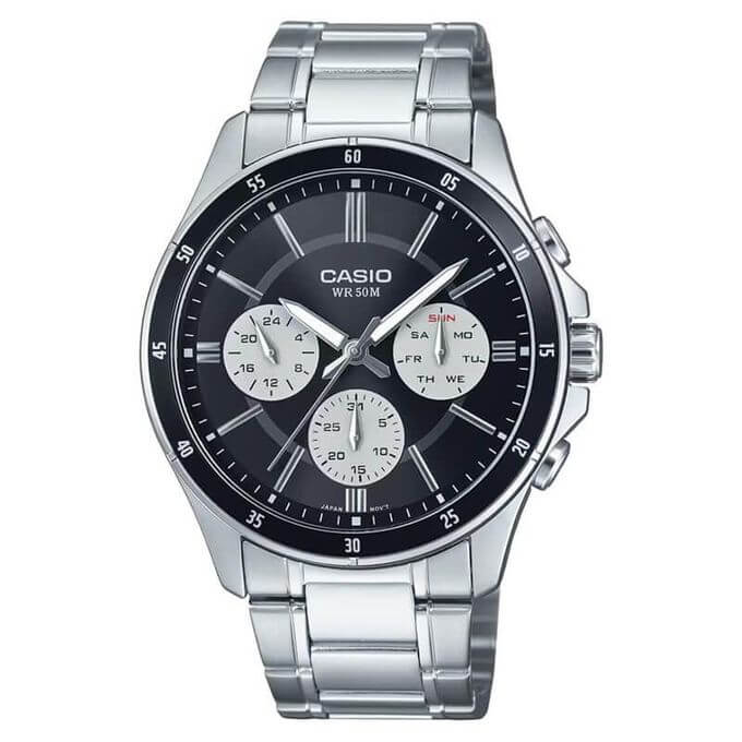 Casio – Fond noir avec 3 cadrans blancs – Étanche 50 m & tout en acier inoxydable – MTP-1374D-1A3V