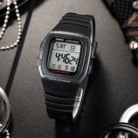 Casio – Montre digitale pour hommes – Bracelet en résine noir – Autonomie pile 10 ans – W-96H-1BV